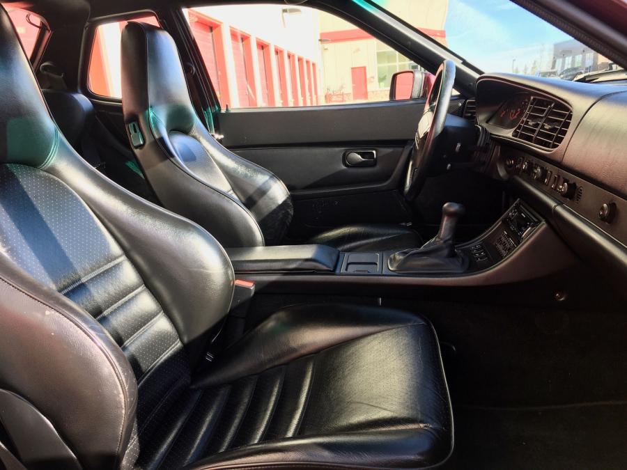 Интерьер Porsche 944 S2 Red Pearl 1990 года  (фото 41 из 86)